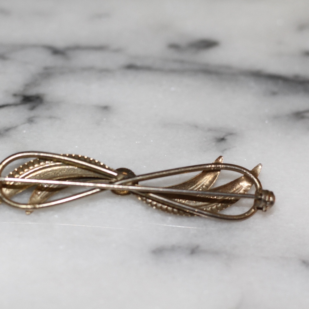 Gold Ribbon Brooch - Picture 3 of 3